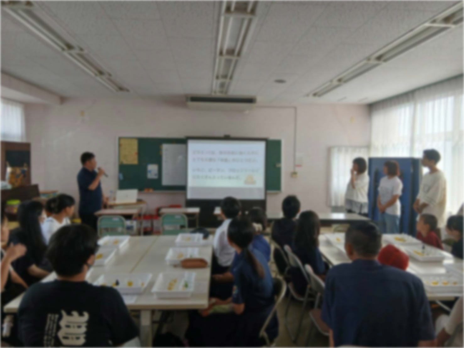 こどもの居場所づくり事業へ提供する日替わり弁当